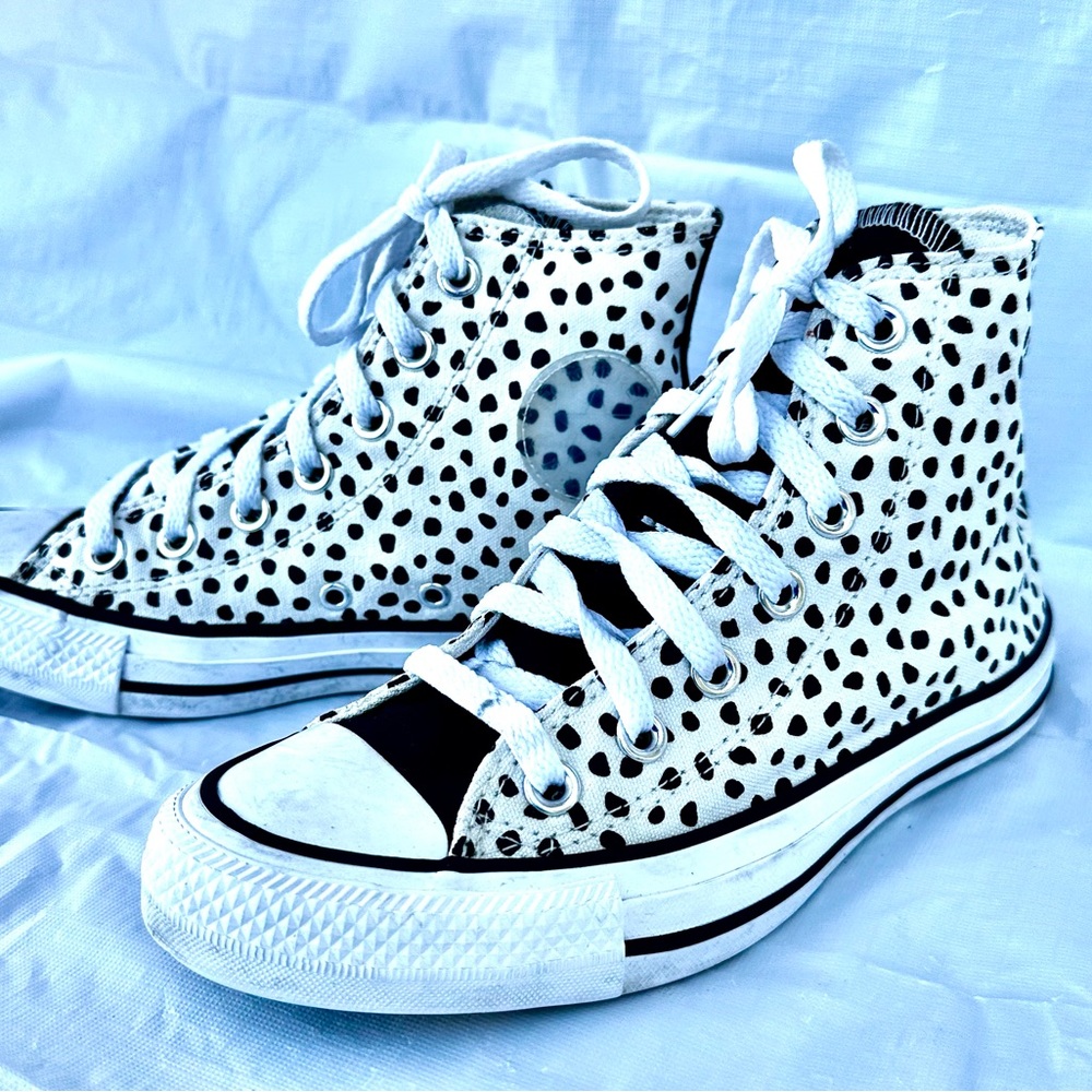 Girls Size 6 Hightop Converse Shoes Polka Dot